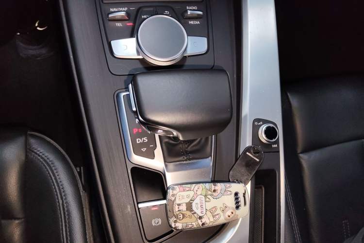 Used Audi A4L 2018 30th Anniversary Edition 40 TFSI Fashion Model
