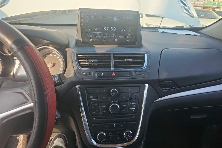 Used Buick Encore 2015 1.4T Automatic Two-Wheel Drive Urban Elite Version
