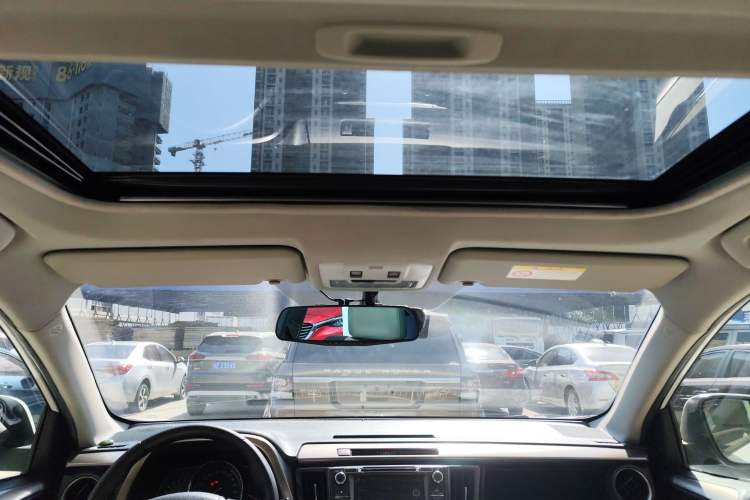 Used Toyota RAV4 2015 2.0L CVT Four-Wheel Drive New Edition
