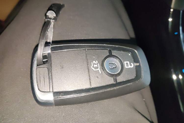 Used Ford Explorer 2020 EcoBoost 285 4x4 Titanium Edition 7-Seater
