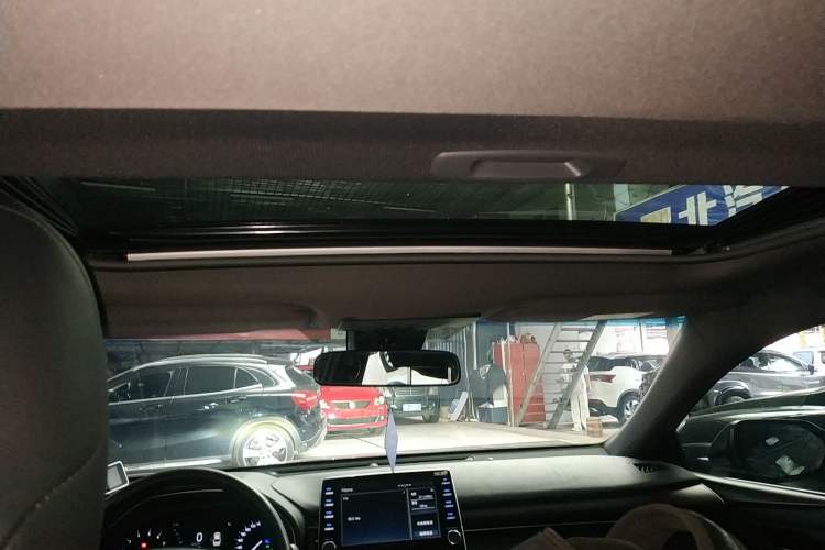 Used Toyota Avalon 2019 2.5L Ambition Version China VI Standard
