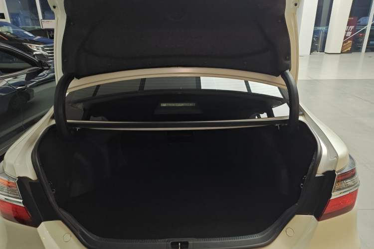 Used Toyota Camry 2016 2.0G 10th Anniversary Luxury Edition