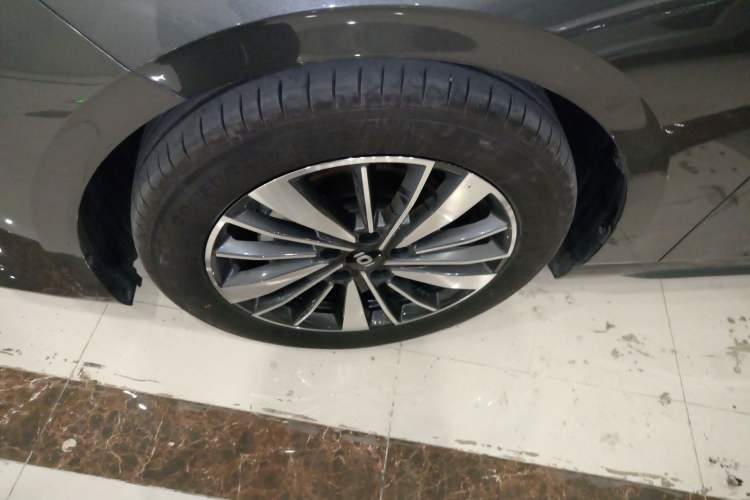 Used  A05 2024 Truly Delicious Version 70" Beyond-Grade Edition
