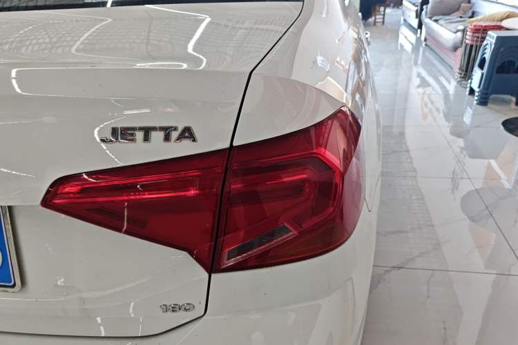 Used Volkswagen Jetta 2019 Dream Edition 1.5L Manual Fashion Version
