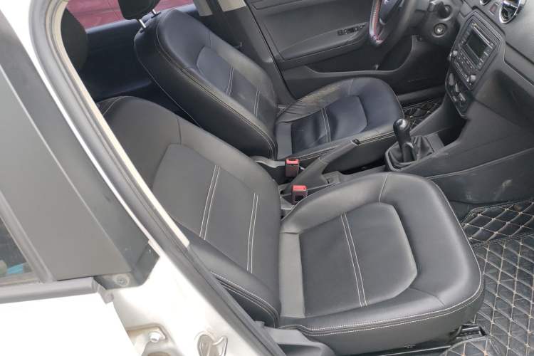 Used Volkswagen Jetta 2017 1.4L Manual Fashion Edition
