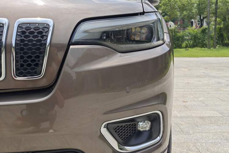 Used  Cherokee 2019 2.0T Four-Wheel Drive All-Round Version China VI
