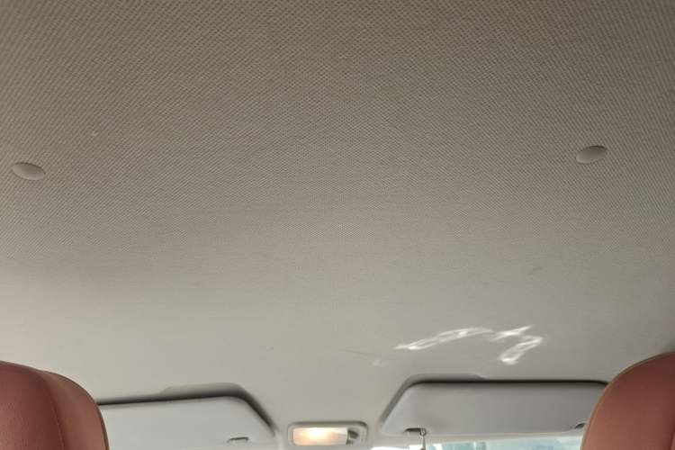 Used Wuling Hongguang MINIEV 2022 Macaron Premium Model – Lithium Ternary Battery
