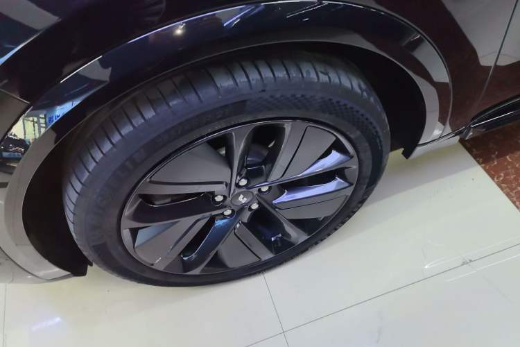 Used Li Auto L8 2024 Pro Model
