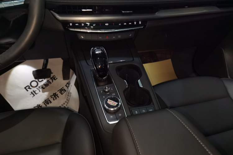 Used Cadillac XT4 2024 28T Two-Wheel-Drive Luxury Version
