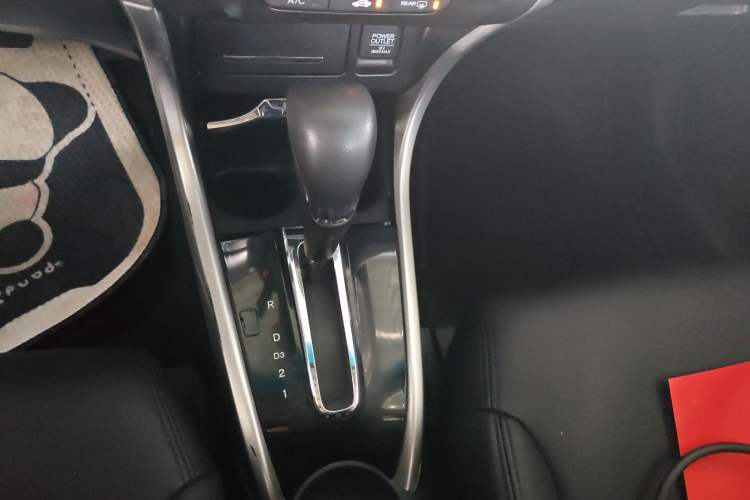 Used Honda Crider 2015 1.8L Automatic Luxury Edition
