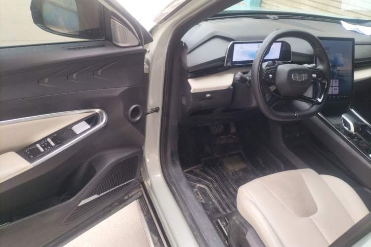 Used Geely Auto Emgrand X7 Sport 2023 Boyue COOL 1.5TD ZhiZun Edition
