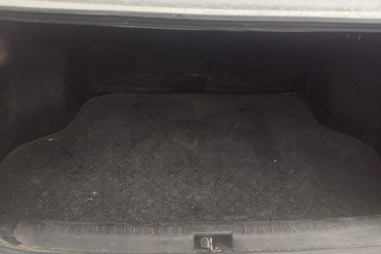 Used Volkswagen Bora Classic 2005 1.8L Comfort Auto with Sunroof
