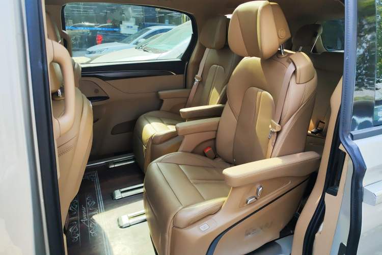 Used Buick GL8 2021 ES Landtrek 653T Luxury Model