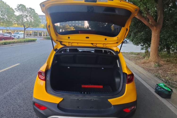 Used Kia kx1 Stonic 2021 1.4L CVT Sunroof Model
