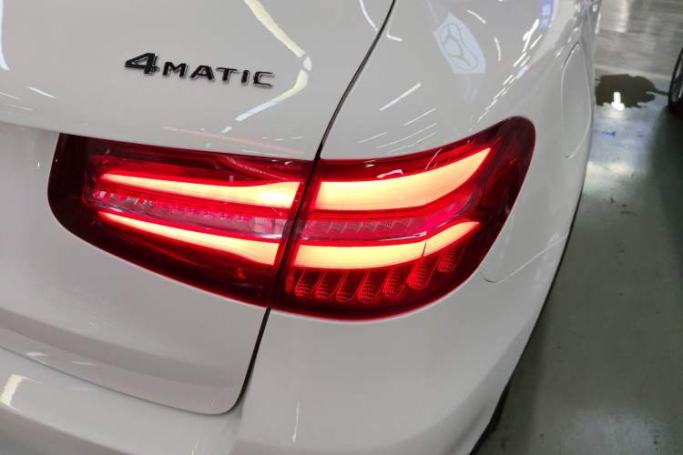 Used Mercedes-Benz GLC 2019 Facelift GLC 260 L 4MATIC Luxury Model
