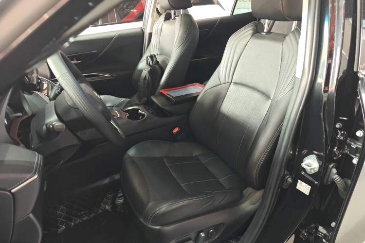 Used Toyota Harrier 2022 2.0L CVT Two-Wheel Drive Flagship Edition
