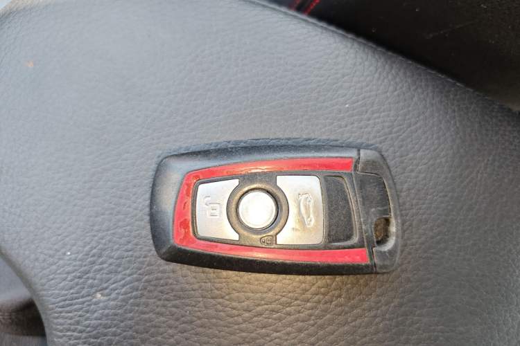 Used BMW 3 Series 2014 320i Sport Design Package
