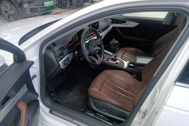 Used Audi A4L 2018 30th Anniversary Edition 40 TFSI Fashion Model
