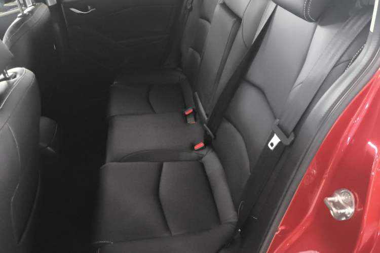 Used Mazda Mazda 3 Axela 2016 Sedan 1.5L Automatic Luxury Model