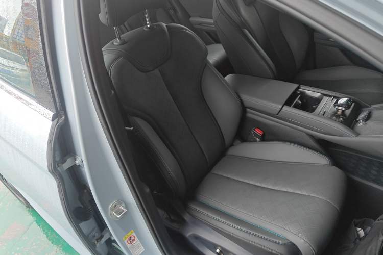 Used BYD Qin L 2024 DM-i 120KM Excellence Model
