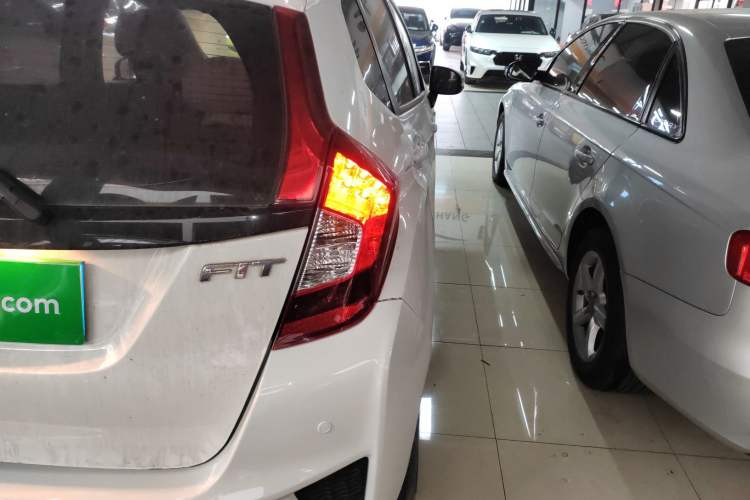 Used Honda Fit 2016 1.5L LX CVT Comfort Model
