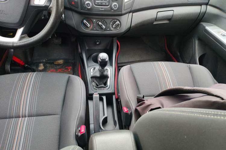 Used Dongfeng Aeolus AX3 2016 1.5L Manual ZhiKu Model