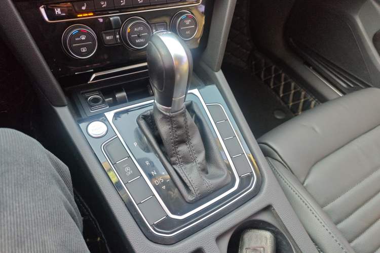 Used Volkswagen Magotan 2018 Facelift 330TSI DSG Luxury Model
