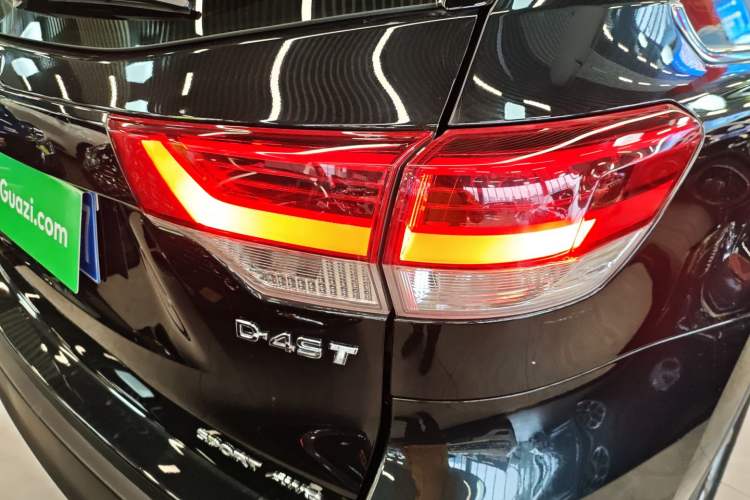 Used Toyota Highlander 2018 2.0T Four-Wheel Drive Luxury Edition 7 Seats China V Emission Standard
