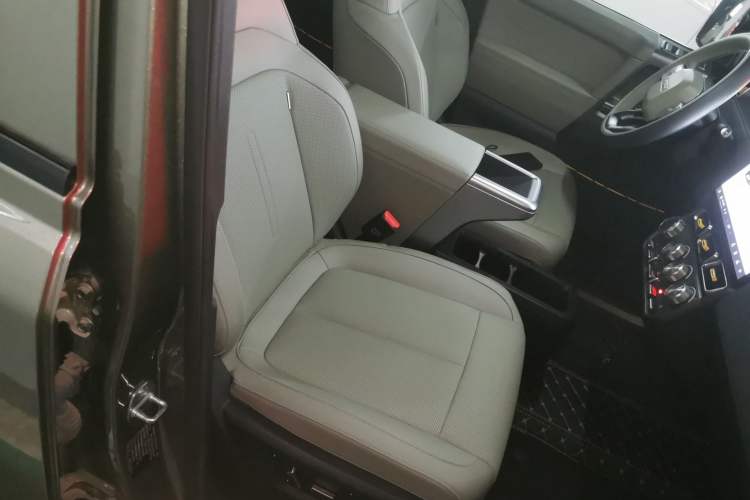 Used  V23 2025 501 Four-Wheel Drive Intelligent Driving Version