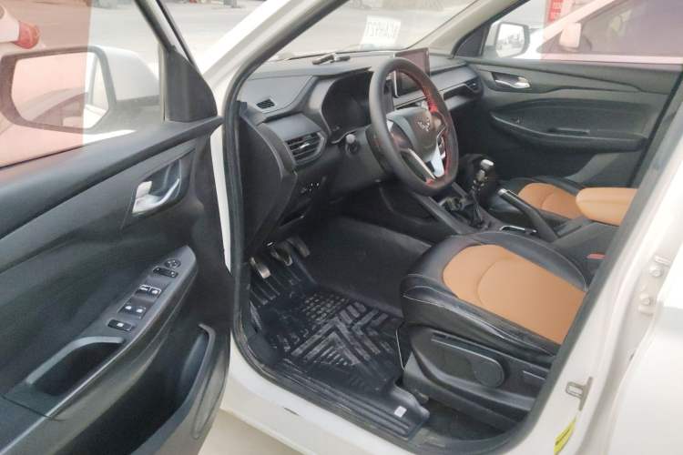 Used Wuling Hongguang S3 2018 1.5L Manual Comfort Model China V Standard