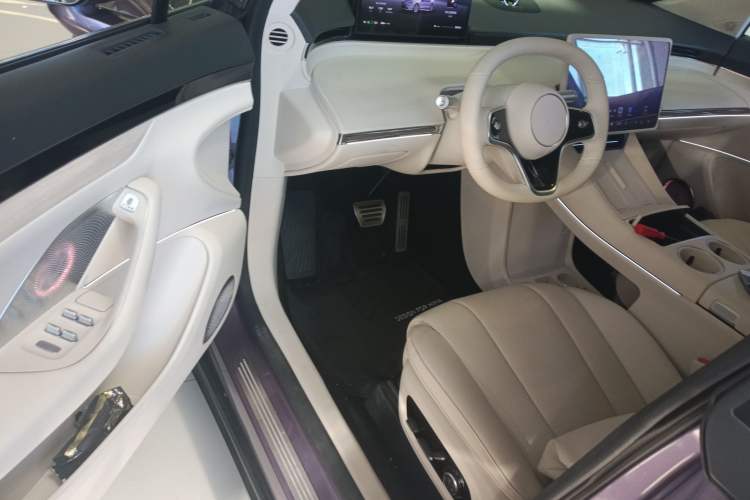 Used Hima Luxeed R7 2024 All-Electric 736 km Ultra
