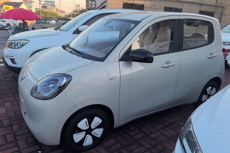 Used Wuling Hongguang MINIEV 2025 Four-Door Version Advanced Edition
