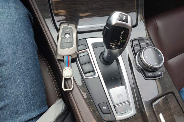 Used BMW 5 Series 2014 525Li Luxury Design Package
