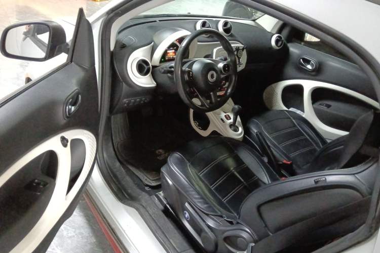 Used  fortwo 2015 1.0L 52 kW Hardtop Passion Edition
