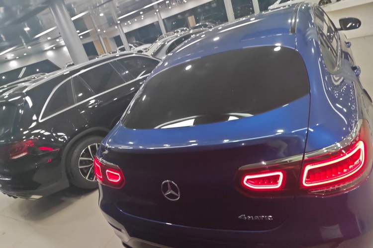 Used Mercedes-Benz GLC Coupe 2021 GLC 260 4MATIC Coupe SUV
