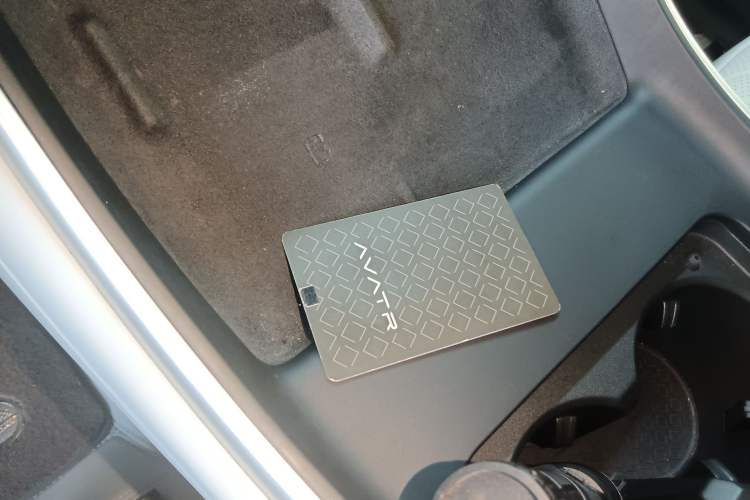 Used  11 2022 Long-Range Dual-Motor Luxury Edition 4 Seats