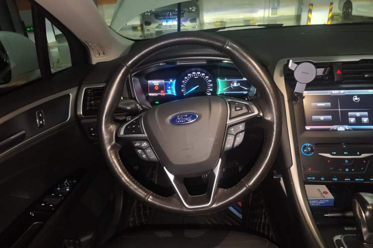 Used Ford Mondeo 2013 2.0L GTDi 200 Luxury Model