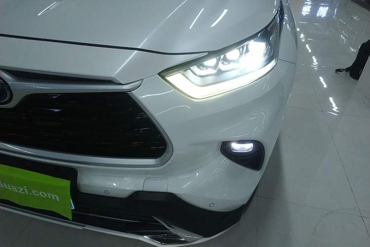 Used Toyota Highlander 2022 Dual-Engine 2.5L Four-Wheel Drive Prestige Version 7 Seats
