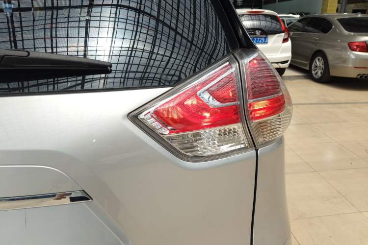 Used Nissan X-Trail 2014 2.5L CVT Luxury Edition 4WD