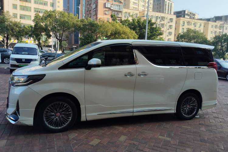 Used Toyota Alphard 2015 3.5L Luxury Edition
