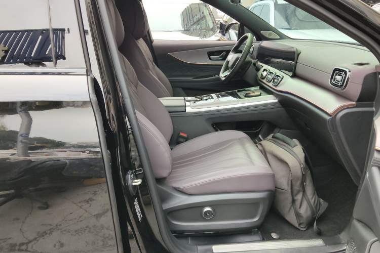 Used Chery Tiggo 9 2025 2.0T Dual-Clutch Two-Wheel Drive Luxury Edition 5 Seats