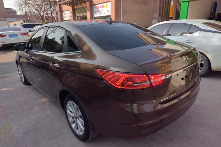 Used Ford Escort 2015 1.5L Automatic Fashion Model
