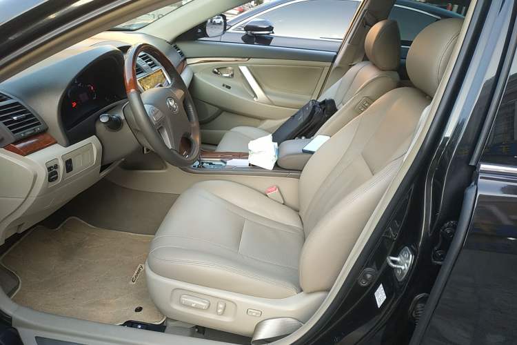 Used Toyota Camry 2013 200G Classic Luxury Edition
