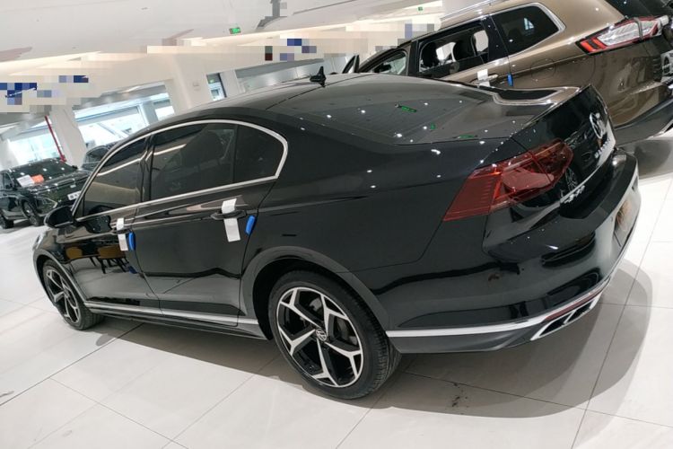 Used Volkswagen Magotan 2023 2 Million Units Limited Edition 330TSI DSG Leading Version
