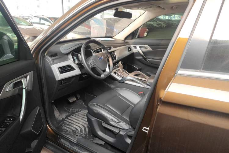 Used Geely Auto Emgrand X7 Sport 2016 1.8TD Automatic ZhiShang Model
