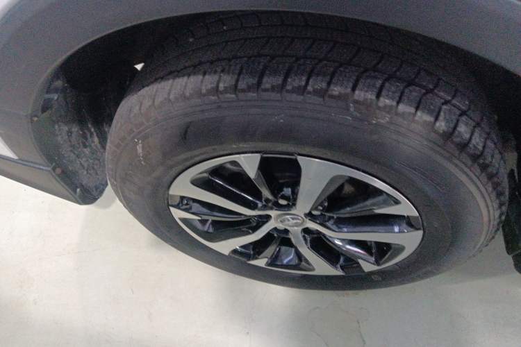 Used Toyota RAV4 2016 2.0L CVT Two-Wheel Drive Fashion Edition China V Standard
