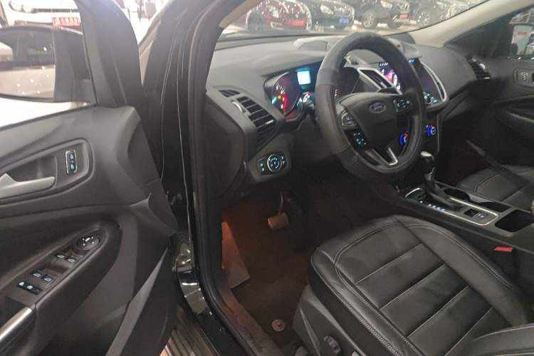 Used Ford Kuga 2017 EcoBoost 180 Two-Wheel-Drive Platinum Edition