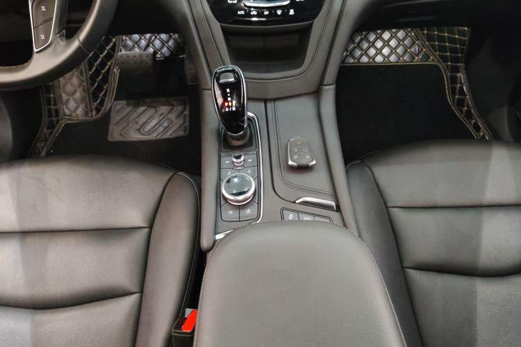 Used Cadillac XT5 2022 2.0T Two-Wheel Drive Luxury Version