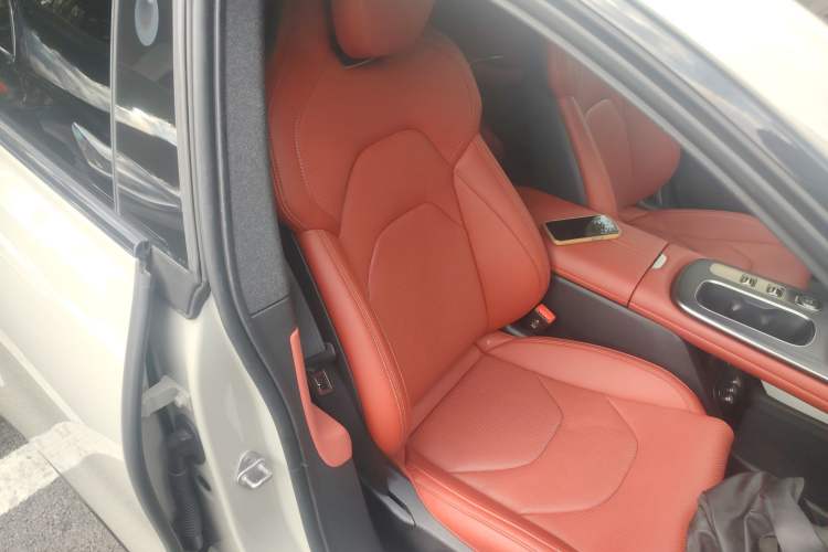 Used  SU7 2024 Rear-Drive Long-Range Intelligent Driving Version
