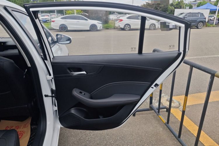 Used Roewe i5 2023 1.5L CVT Luxury Edition
